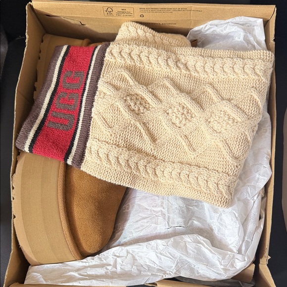 UGG Tan Suede Boots with Cream Knit Upper - Picture 4 of 4